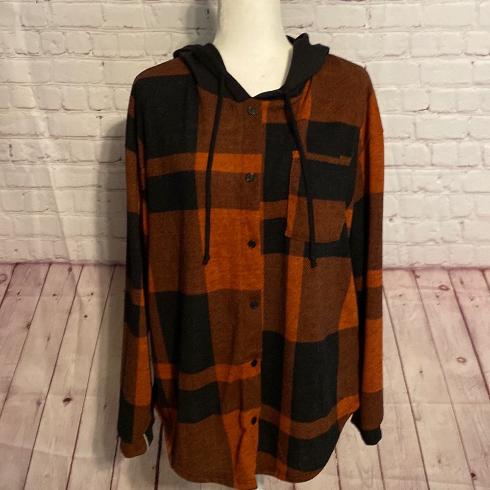 Black & rust plaid hooded sweatshirt. NWT